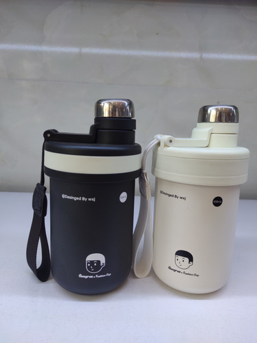 تراول ماگ نی دار طرح آدمک
